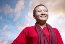 ani choying drolma là nữ ca sĩ phật giáo tây tạng